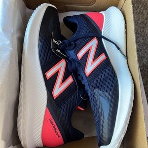 NWT✨ Women’s New Balance Running Course